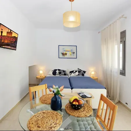 Charming Greek-style * Ialysos (Rhodes)